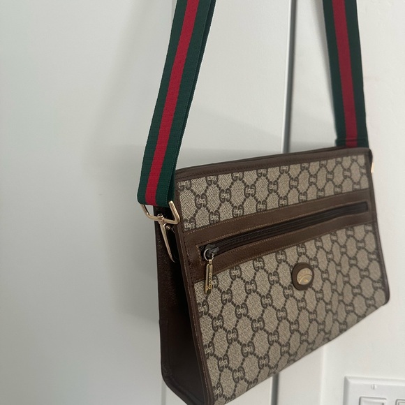 Authentic Gucci purse ins good condition, - Picture 3 of 7